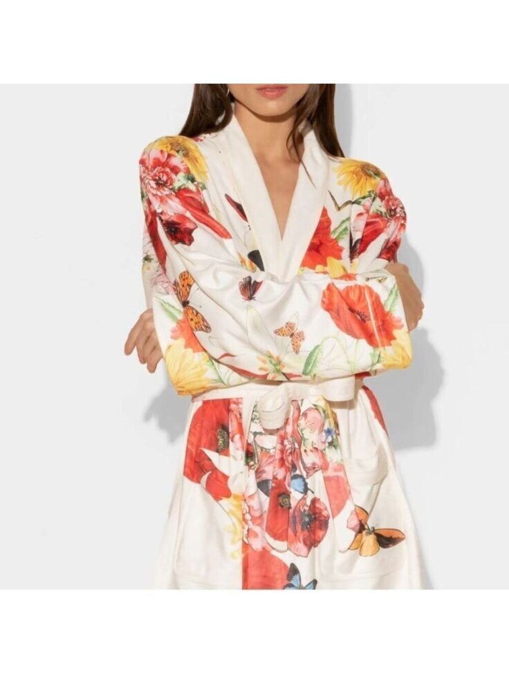 Wrap Up By VP Floral Bouquet Short Robe White Flowers Y2K Butterfies